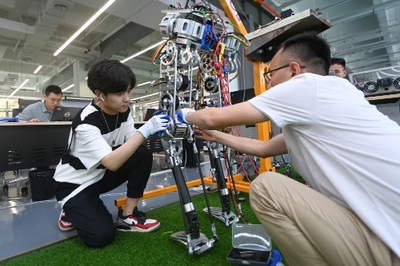浙江 研发投入五年翻番 智能机器人产业迎来新机遇
