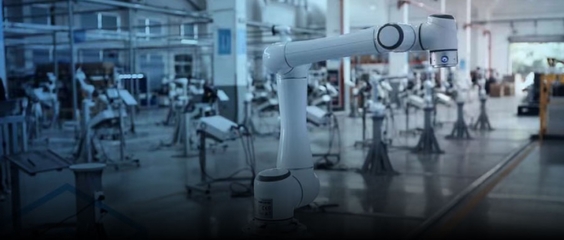 深圳智能机器人“上岗”海上风电场 引领风电运维新变革